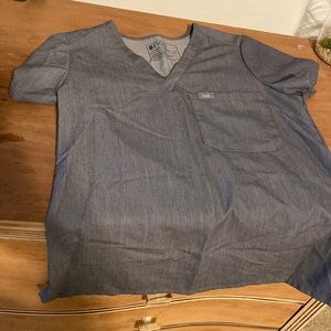 Graphite scrub top